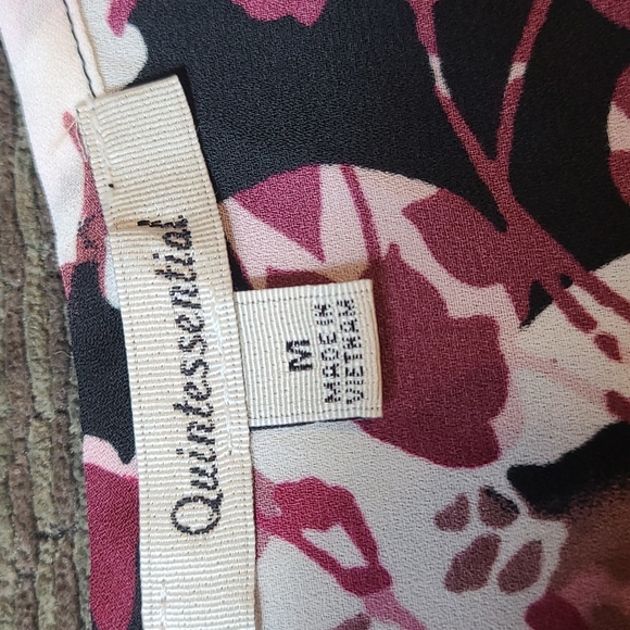 Quintessential Split Sleeve Blouse - Picture 9 of 14